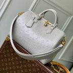 LOUIS VUITTON SPEEDY BANDOULIERE 30 IN GREY EMBOSSED CALFSKIN