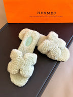 HERMES 0RAN SANDAL SHEARLING LIGHT GREEN