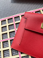 HERMES Kelly Pocket 13.5 Red Epsom Ghw