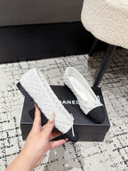 CHANEL BALLET FLAT 25S IN WHITE MIX BLACK TWEED