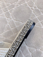 CHANEL PLATFORM SLIPPERS IN WHITE WOOL AND LAMBSKIN
