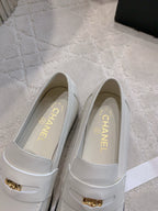 CHANEL 25S MOASINS IN WHITE CALFSKIN GOLD HARDWARE