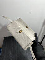 HERMES KELLY CUT 31 IN WHITE SHINNY ALLIGATOR LEATHER WITH GOLD HARDWARE