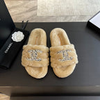 CHANEL SLIPPERS IN BEIGE CREAM FUR