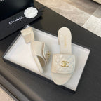 CHANEL MID-HEEL 5 CM MULE IN WHITE LAMBSKIN