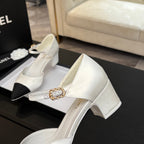 CHANEL BLOCK HEEL SLINGBACKS IN WHITE MIX BLACK SILK FABRIC