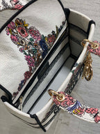 DIOR 25S SMALL LADY D-LITE BAG 24 IN WHITE RED  STAR EMBROIDERY