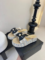 CHANEL PLATFORM FLIP-FLOPS IN BEIGE TWEED FABRIC