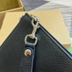 GUCCI POUCH 28 WITH  LOGO BLACK CALFSKIN