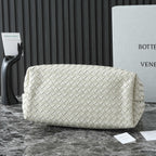 BOTTEGA VENETA 25S LARGE ANDIAMO 42 IN IVORY CALFSKIN GOLD HARDWARE