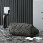 BOTTEGA VENETA 25S DIAGO HOBO 39 IN VERY DEEP OLIVE CALFSKIN