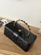 CHANEL VINTAGE COSMETIC BAG 22 IN BLACK SHINY CALFSKIN GOLD HARDWARE