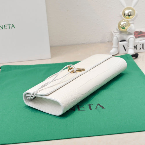 BOTTEGA VENETA Long Clutch Andiamo 31 White Crocodile Calfskin Ghw
