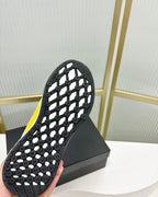 CHANEL SNEAKER IN LIGHT YELLOW MIX GREY SUEDE