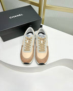 CHANEL SNEAKER IN CAMEL BROWN MIX BISQUE CREAM SUEDE