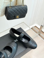 CHANEL FLAT SHOES IN BLACK LAMBSKIN GOLD HARDWARE