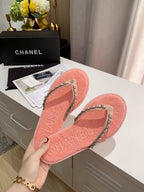 CHANEL THONG SLIPPERS IN LIGHT PINK COWHIDE