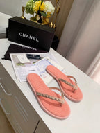 CHANEL THONG SLIPPERS IN LIGHT PINK COWHIDE