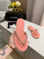 CHANEL THONG SLIPPERS IN LIGHT PINK COWHIDE