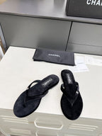 CHANEL THONG SLIPPERS IN BLACK VELVET