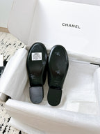 CHANEL FLAT MULE IN BLACK CALFSKIN HARDWARE WITH ROCK MIX CHAIN