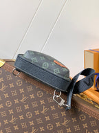 LOUIS VUITTON AVENUE SLINGBAG 31 IN BLACK MONOGRAM CANVAS WITH BROWN LOGO