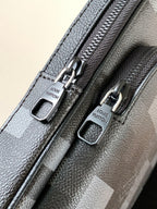 LOUIS VUITTON AVENUE 31 IN BLACK CANVAS CALFSKIN