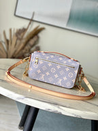 LOUIS VUITTON POCHETTE MÉTIS EAST WEST 21 IN GRAY CREAM MONOGRAM TRIANON CANVAS GOLD HARDWARE