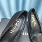 CHANEL HIGH HEELS IN BLACK SHEEPSKIN