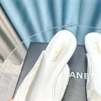 CHANEL MULE IN WHITE SATIN MIX BLACK LAMBSKIN