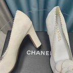 CHANEL HIGH HEELS 80 MM IN WHITE SUEDE AND BLACK CALFSKIN WITH FLOWER