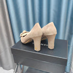 CHANEL HIGH HEELS 80 MM IN TAN BEIGE SUEDE AND BLACK CALFSKIN WITH FLOWER