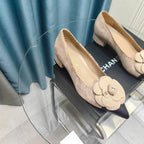 CHANEL MEDIUM HEELS IN TAN BEIGE SUEDE AND BLACK CALFSKIN WITH FLOWER