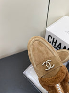 CHANEL LOAFERS MULE IN PEANUT BROWN SUEDE AND FLEECE LINING