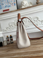 HERMES HERBAG ZIP 31 LAQUERED BAG IN OFF-WHITE MIX RED H PLUME CANVAS