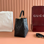 GUCCI 26S HAND BAG 25 IN BLACK CALFSKIN WITH MONOGRAM PATTERN