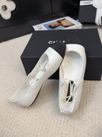 CHANEL FLAT MARY JANE PUMPS IN WHITE LAMBSKIN MIX BLACK FABRIC