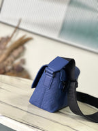 LOUIS VUITTON S-CAPE MESSENGER 28 IN SAPPHIRE BLUE TAURILLON