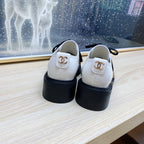CHANEL COMBAT OXFORD SHOES IN WHITE WRINKLED CALFSKIN AND BLACK GROSGRAIN WITH FAUX PEARL