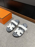 HERMES CHYPRE SANDAL WHITE CALFSKIN UNIQUE