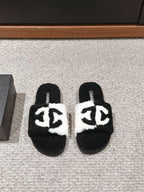 CHANEL SLIPPERS IN BLACK MIX WHITE FLEECE