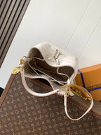 LOUIS VUITTON NÉONOÉ 26 IN WHITE AND PINK MONOGRAM CANVAS