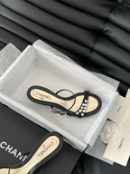 CHANEL PEARL SANDAL IN BLACK AND GOLD LAMBSKIN 35 MM