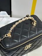CHANEL VANITY CASE 18 IN BLACK CALFSKIN GOLD HARDWARE