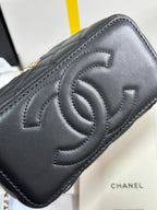 CHANEL VANITY CASE 18 IN BLACK CALFSKIN GOLD HARDWARE