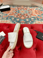 CHANEL FLAT SLIPPERS IN WHITE LAMBSKIN MIX BEIGE WOVEN