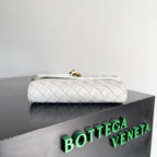 BOTTEGA VENETA ANDIAMO BAG 19 IN WHITE CALFSKIN