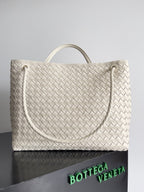 BOTTEGA VENETA LARGE HANDLE BAG ANDIAMO 45 IN OFF WHITE LAMBSKIN