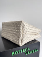 BOTTEGA VENETA LARGE HANDLE BAG ANDIAMO 45 IN OFF WHITE LAMBSKIN