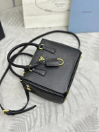 PRADA 25S GALLERIA MEDIUM BAG 20 IN BLACK CALFSKIN GOLD HARDWRE